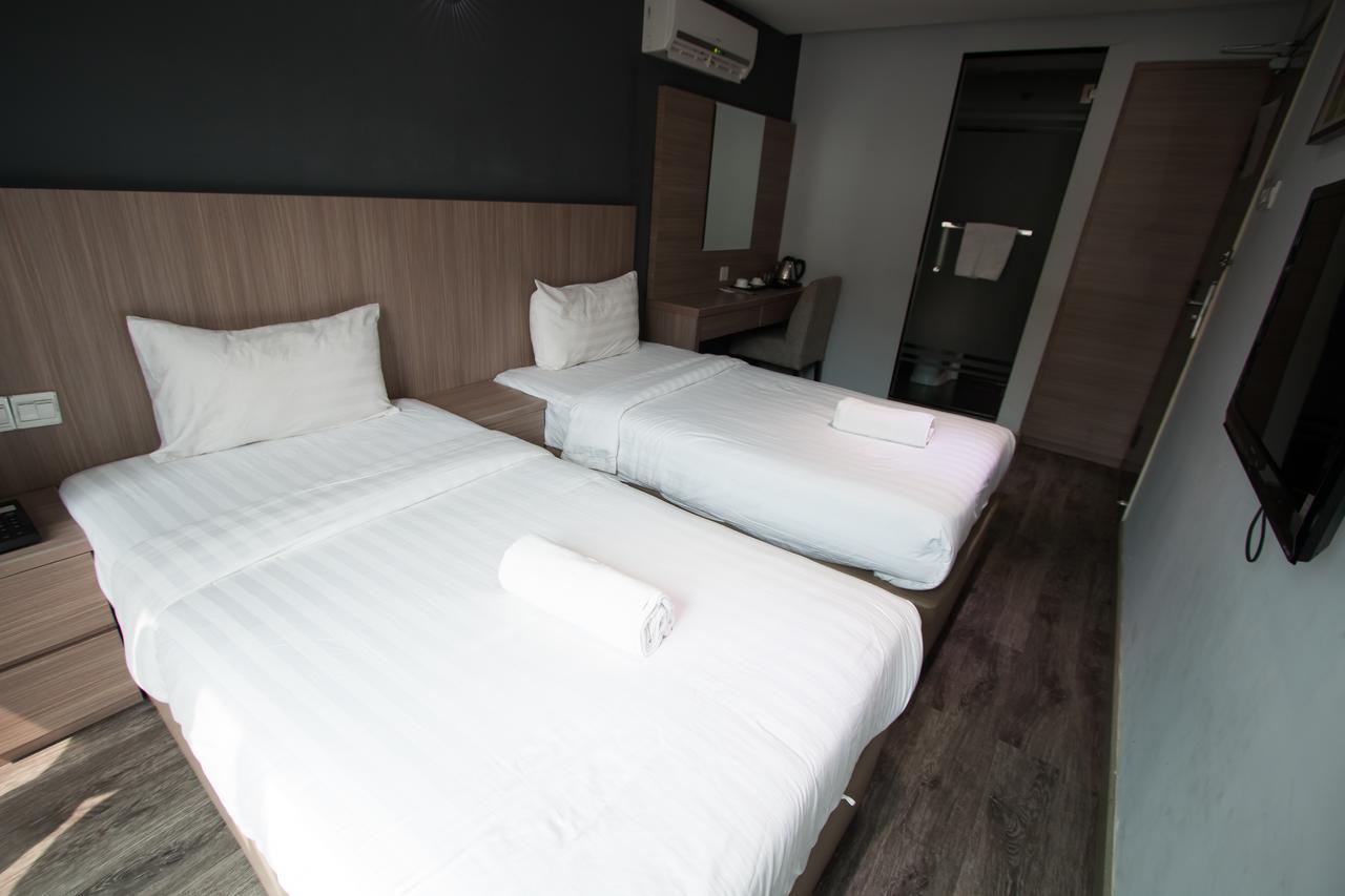 Hotel 99 Pusat Bandar Puchong Ngoại thất bức ảnh