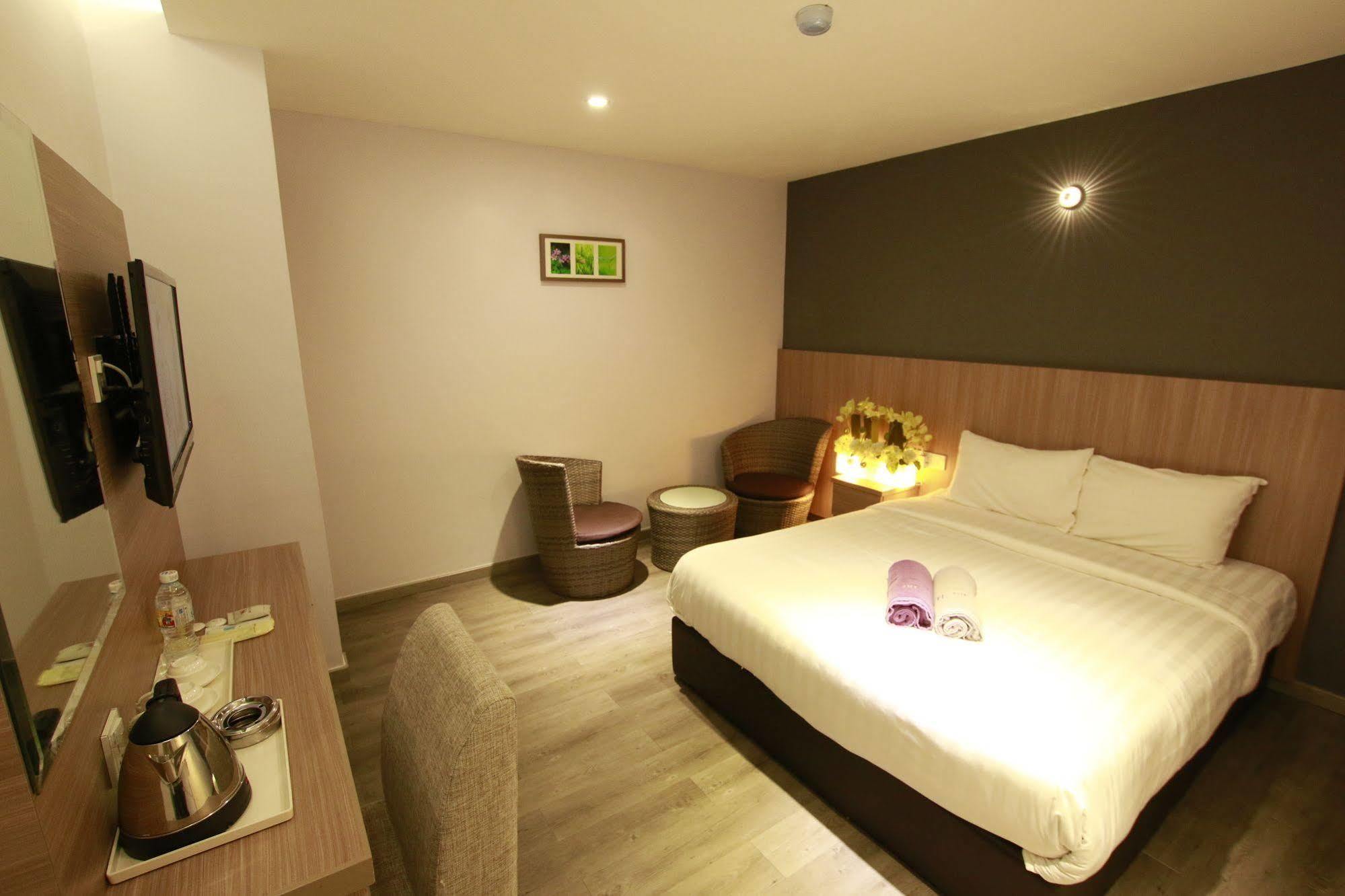 Hotel 99 Pusat Bandar Puchong Ngoại thất bức ảnh