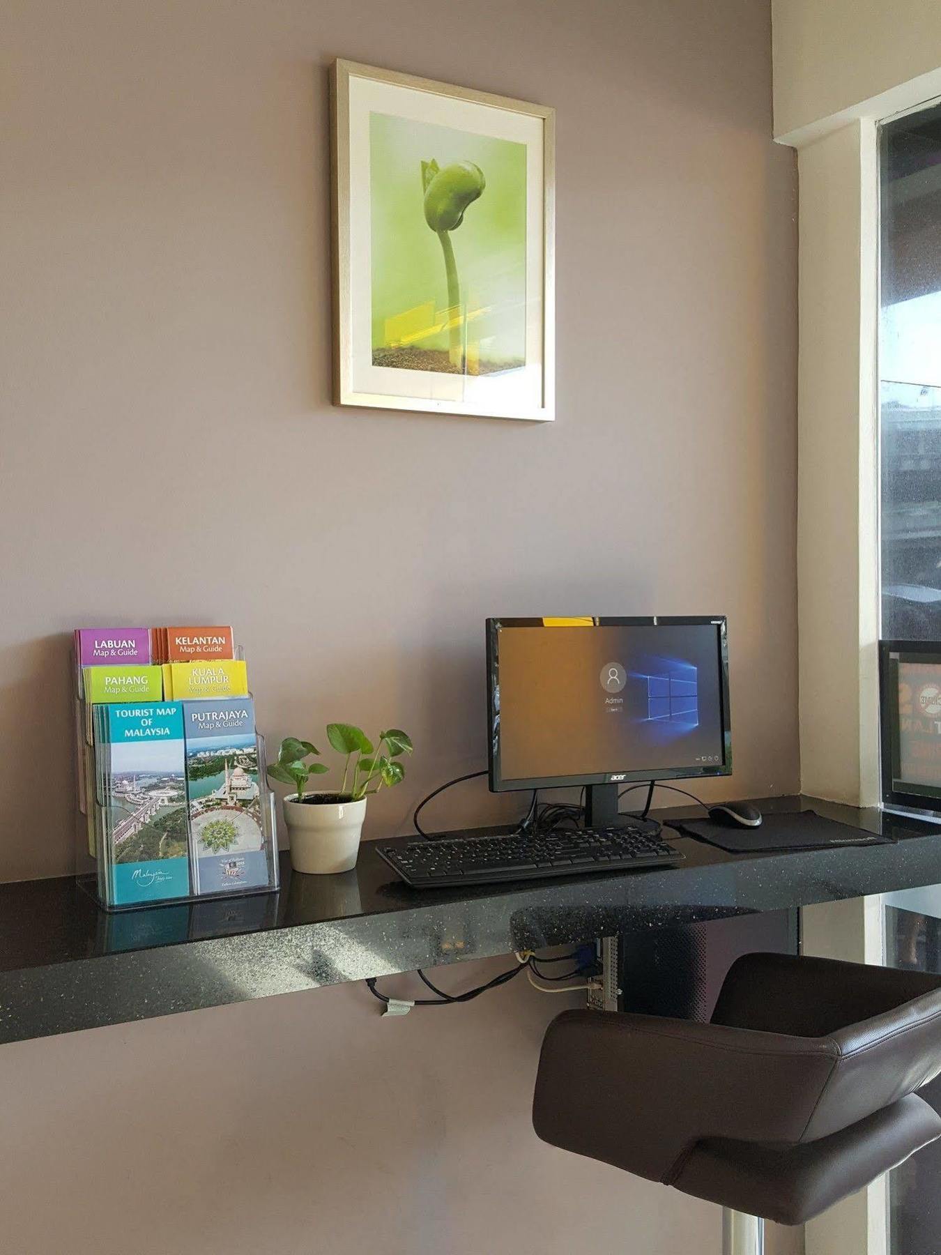 Hotel 99 Pusat Bandar Puchong Ngoại thất bức ảnh