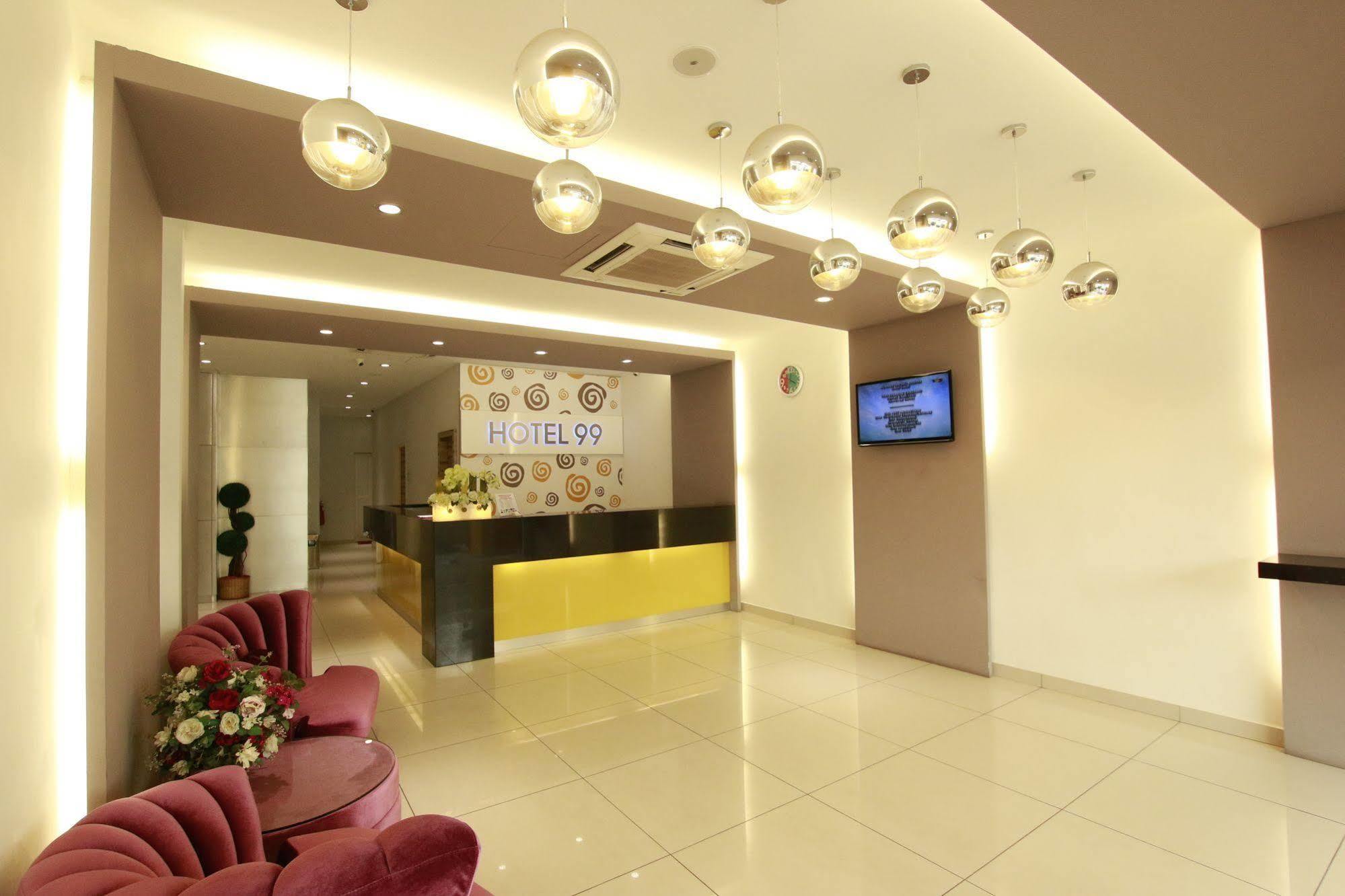 Hotel 99 Pusat Bandar Puchong Ngoại thất bức ảnh