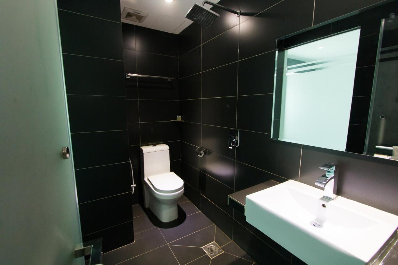 Hotel 99 Pusat Bandar Puchong Ngoại thất bức ảnh