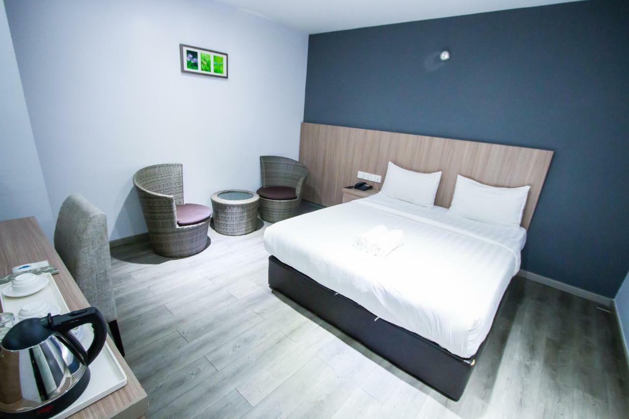 Hotel 99 Pusat Bandar Puchong Ngoại thất bức ảnh